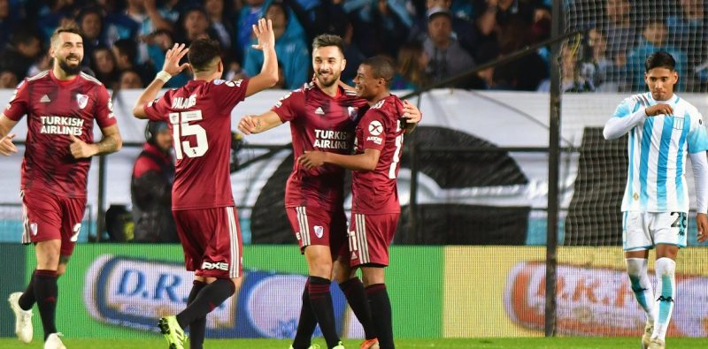 ¡River cantó las 50!