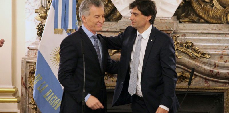 Vaciar las reservas o dólar por las nubes: la última gran decisión que debe tomar Macri