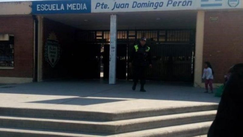 Alumna dealer en Tucumán: la sorprenden en una escuela con 32 dosis de cocaína