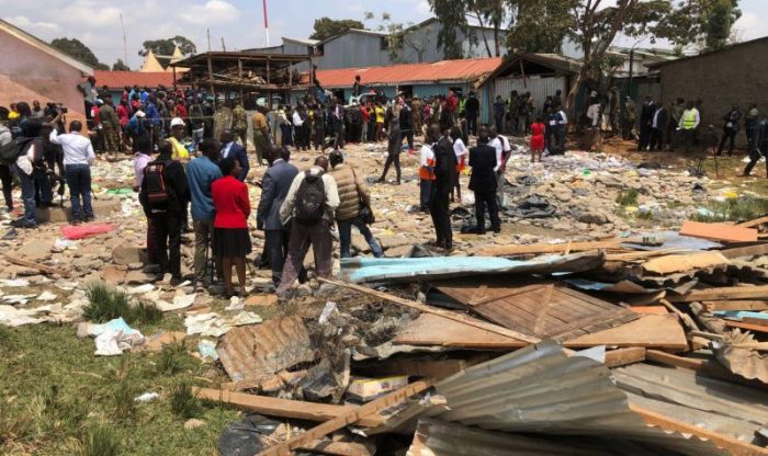 Se derrumbó una escuela en Nairobi, al menos siete muertos y 57 heridos