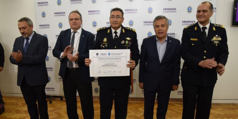 Doce comisarios generales recibieron el bastón de mando