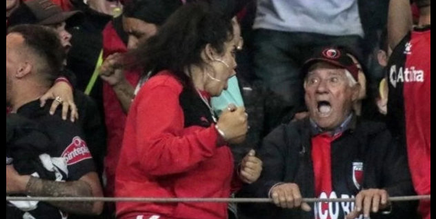 El abuelo sabalero que conmueve a todos