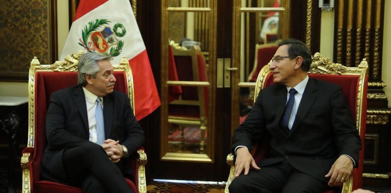 Alberto Fernández, atento a la sangría de reservas del BCRA y a la “soledad” de Mauricio Macri