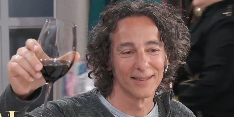 Javier Calamaro tomó “unos vinitos” e incomodó a Mirtha Legrand