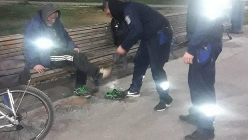 El conmovedor gesto de dos policías mendocinos