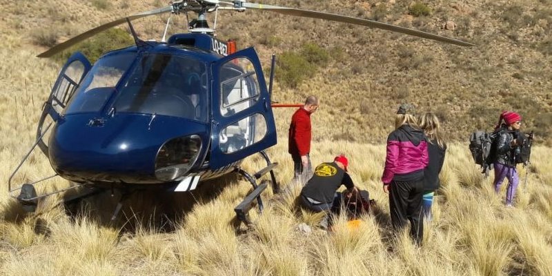 Rescataron a una mujer que se accidentó en un cerro