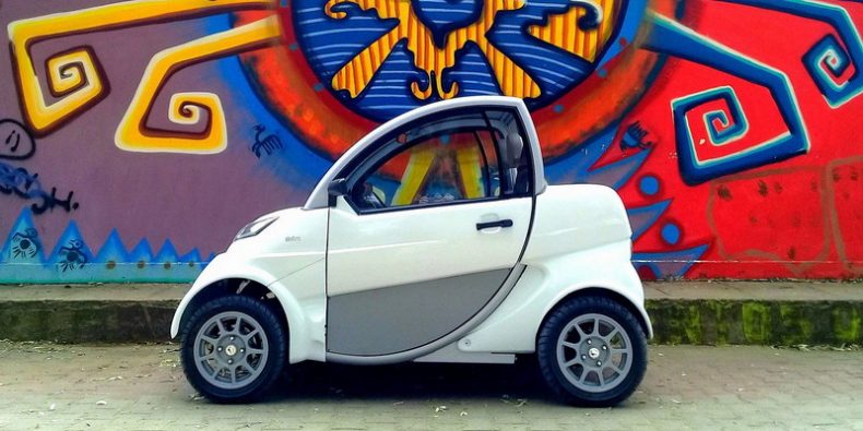 Ya se vende el primer auto eléctrico hecho en la Argentina que hace 100 km con $ 60
