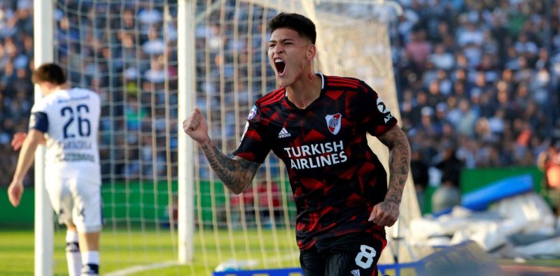 River hundió a Maradona