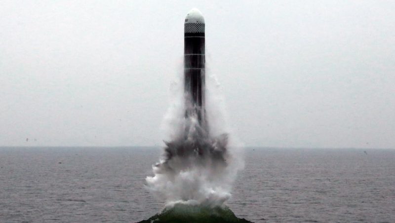 Corea del Norte lanza un nuevo misil balístico desde un submarino
