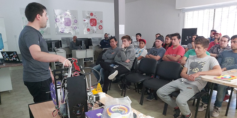 Comenzó el nuevo curso de armado e impresión 3D en Tecno Sum Bowen