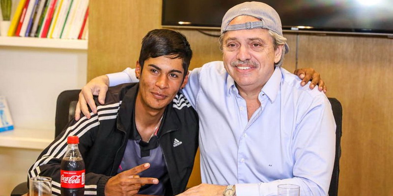 Alberto Fernández recibió a Brian, el presidente de mesa discriminado por su ropa