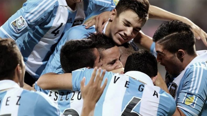 Argentina ante Camerún en busca de un triunfo que lo acerque a octavos de final