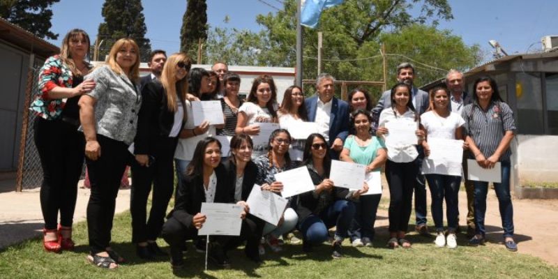 Diez internas del penal de mujeres atenderán el call center del Registro Civil