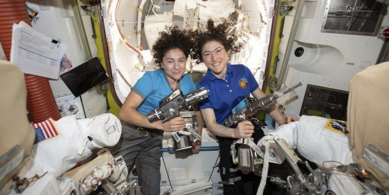 En vivo: dos astronautas de la NASA protagonizarán la primera caminata espacial exclusiva de mujeres