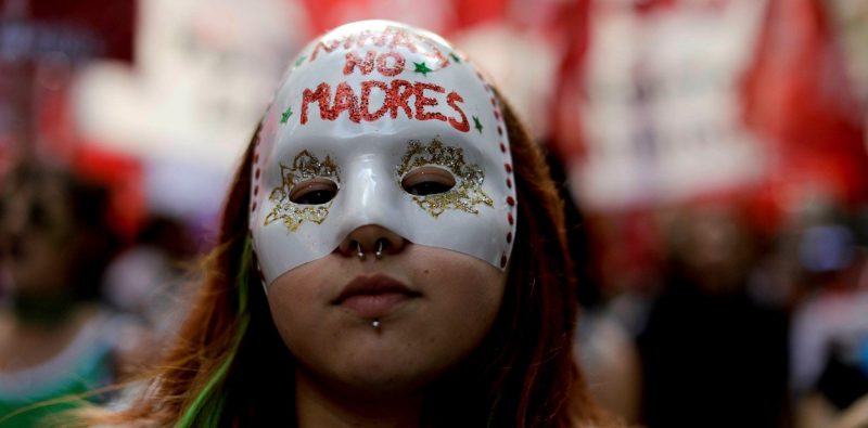 La deuda que más duele: 200 nenas por mes tienen un bebé en el país y muchas dejan la escuela