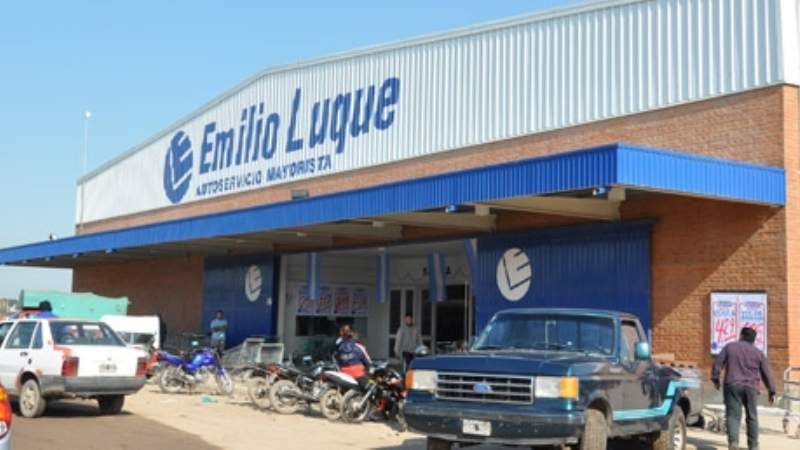 La cadena de supermercados Luque cerró sus 20 sucursales y despidió a 1200 empleados