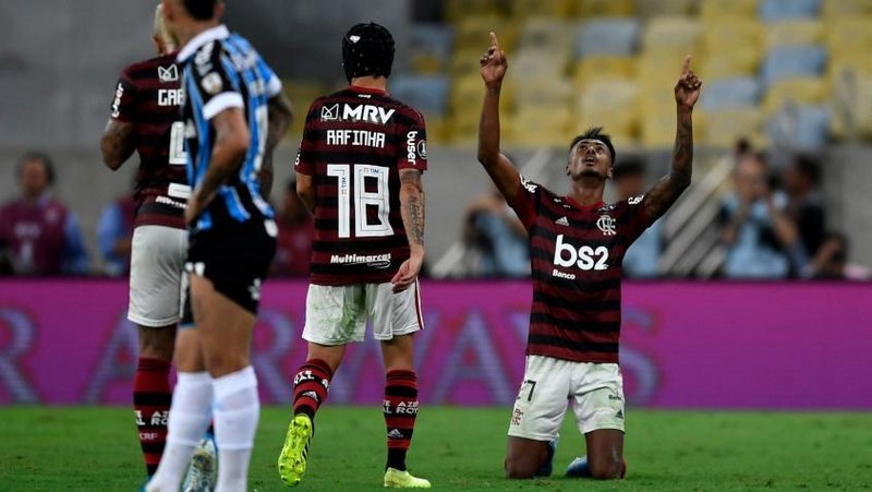 Flamengo aplastó a Gremio y jugará la gran final ante River