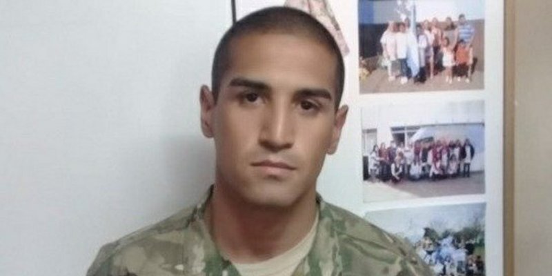 Detuvieron a un hombre que se hizo pasar por soldado en una escuela de Escobar