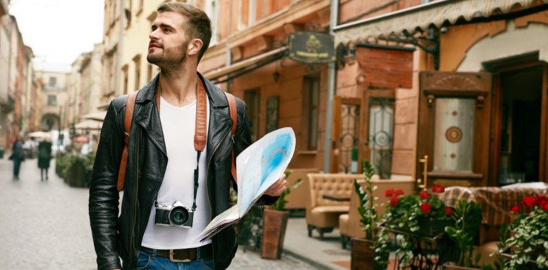 Buscan a una persona para viajar por todo el mundo y le pagarán 32.000 dólares por hacerlo