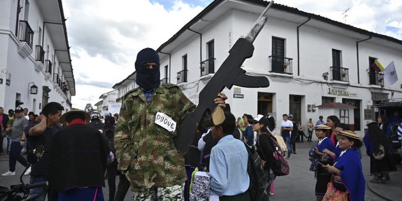 Paro y tensión en Colombia: dictaron el toque de queda en Cali