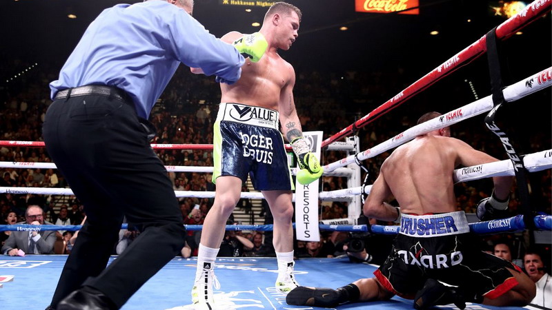 Tremendo nocaut de Canelo Álvarez sobre el ruso Kovalev