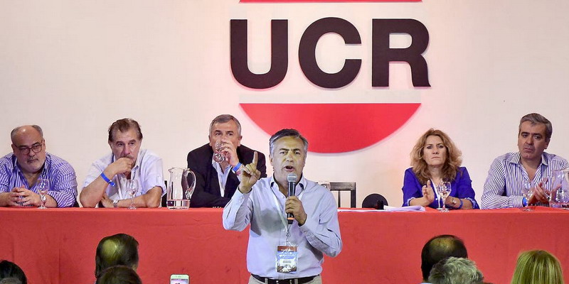La UCR se diferencia del Gobierno y habla de “golpe de Estado” en Bolivia