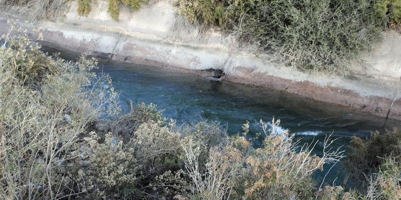 Se tiró a un canal para salvar a un niño y murió ahogado