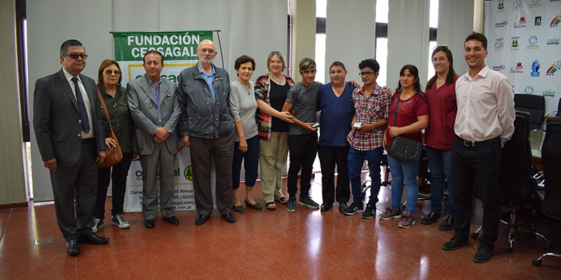 Fundación Cecsagal entregó audífonos