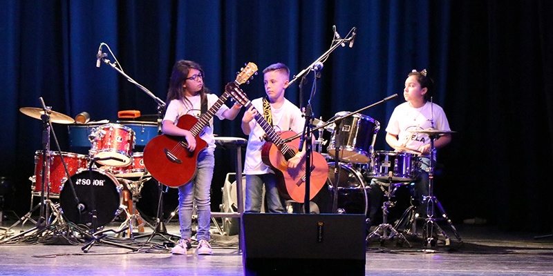 Estalló el Lafalla con la escuela de rock A La Vuela