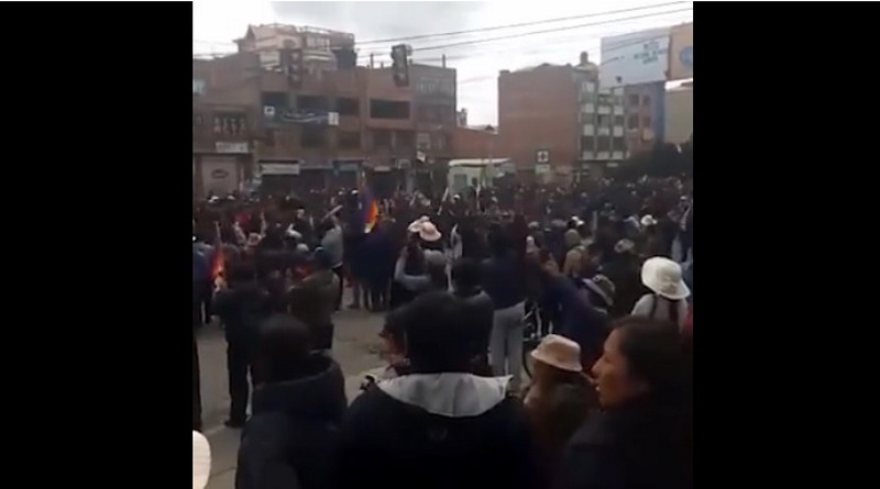 “Ahora sí, guerra civil”: una multitud enfurecida de milicianos y simpatizantes de Evo Morales llega a La Paz