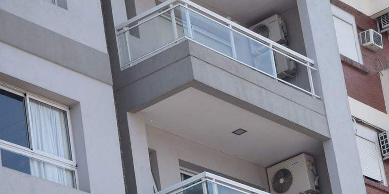 Investigan la muerte de un chico de 16 años que cayó desde un cuarto piso