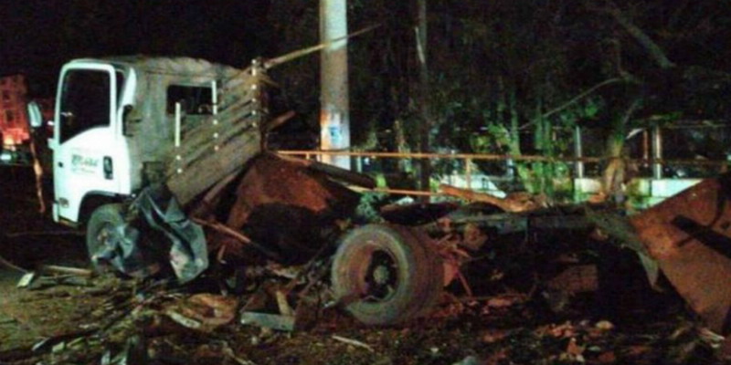 Ataque en Colombia: explotó un “camión bomba” frente a una comisaría