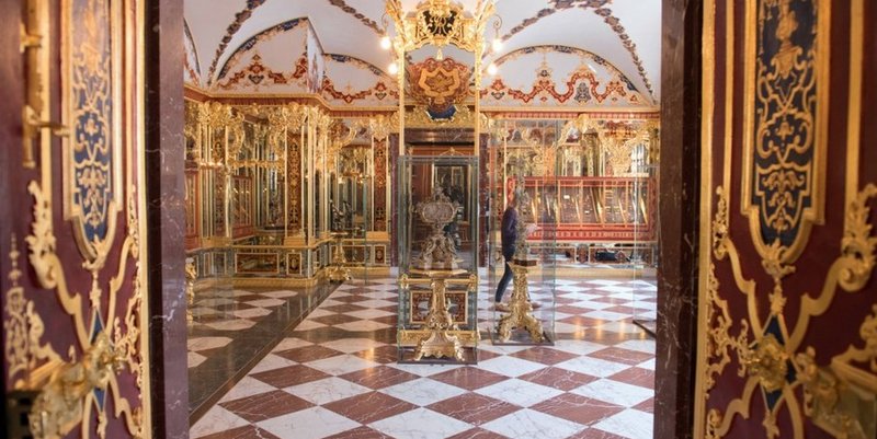 Robaron diamantes de “valor incalculable” en un museo
