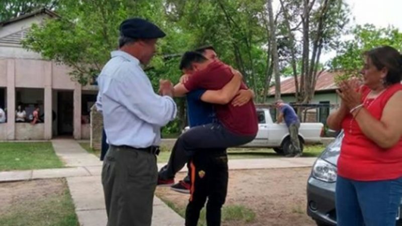 La historia de los hermanos que viajaban a caballo a estudiar y se recibieron de profesores
