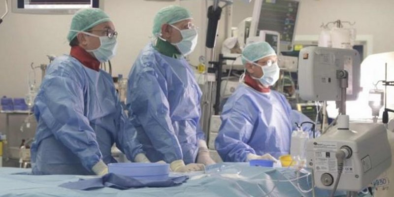 Usaron hipnosis en vez de anestesia para operar a una anciana del corazón