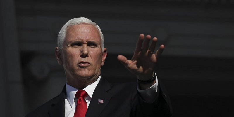 Mike Pence pidió a los militares de Venezuela que se paren contra Maduro