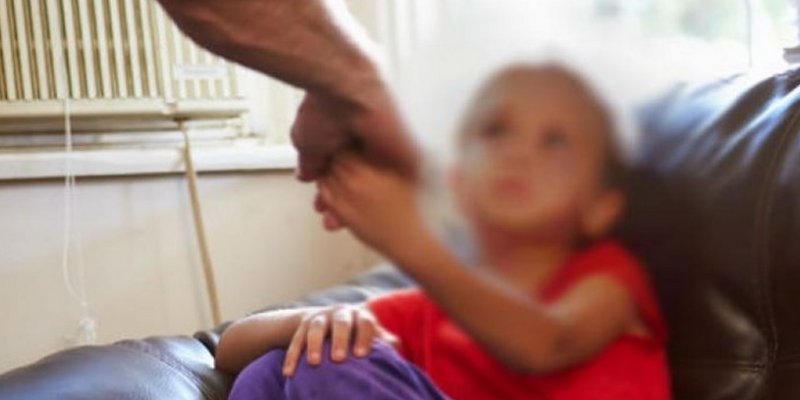 Juzgarán a un médico que abusó de cientos de niños y llevaba un registro en un diario