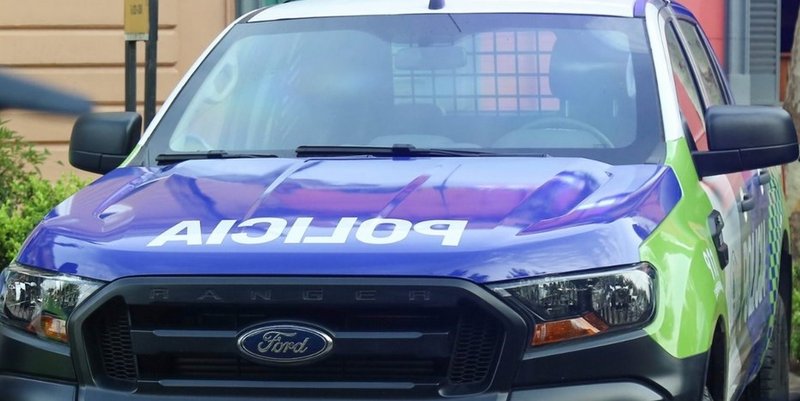 Encuentran a una mujer degollada y con un cuchillo clavado en un ojo en una verdulería
