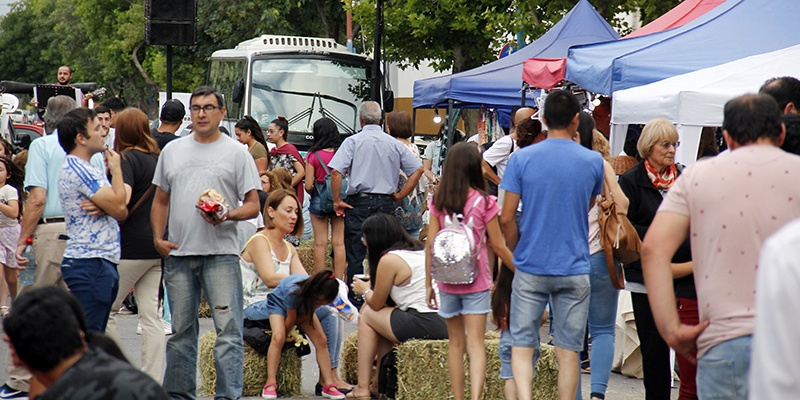 Se realizó la 2º Feria Emprender Arte y Diseño