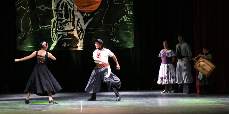 Emotivo Reencuentro de la Academia de Baile La Carreta