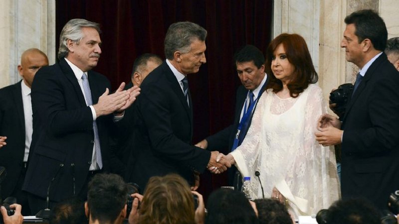 El polémico gesto de CFK a Macri