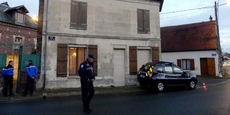 Procesan a un joven de 19 años por el macabro crimen de un cura pedófilo