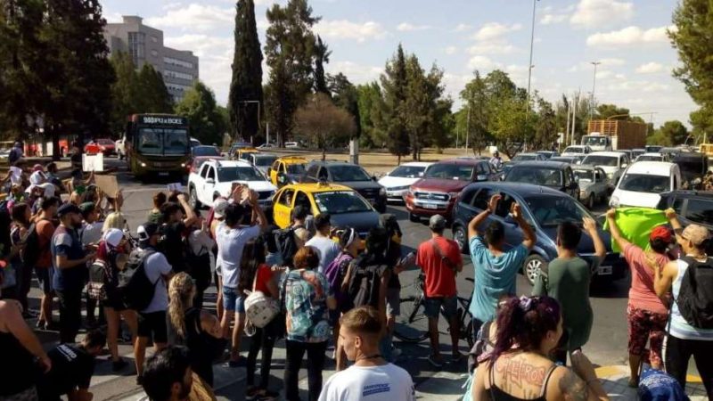 Continúan las protestas y los cortes de rutas tras la modificación a la ley 7722