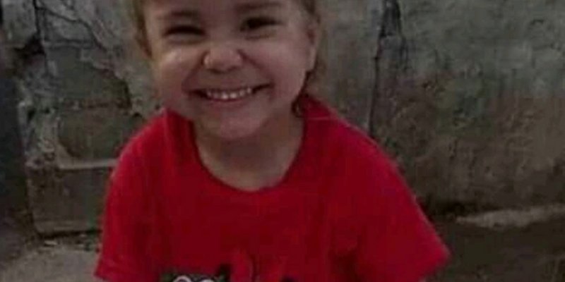 Encerró a su sobrina de 3 años y murió quemada
