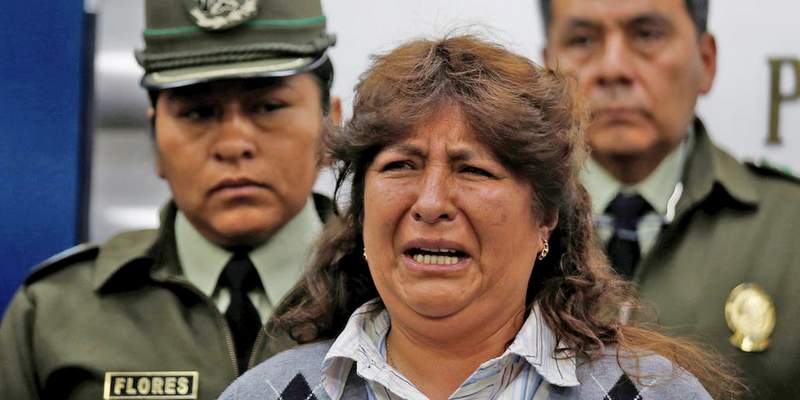 Bolivia detuvo a una mujer que viajaba a la Argentina con US$ 100 mil sin declarar: “Era para financiar a Evo Morales”