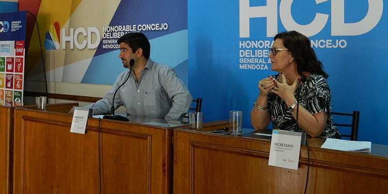 Se aprobó el congelamiento de sueldos