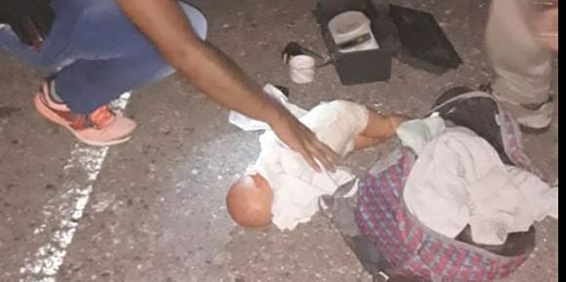 Utilizó la muñeca de su hija para transportar droga