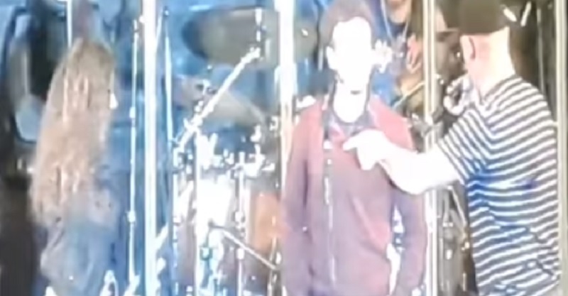 Le pidió matrimonio en medio del recital de La Beriso. Video