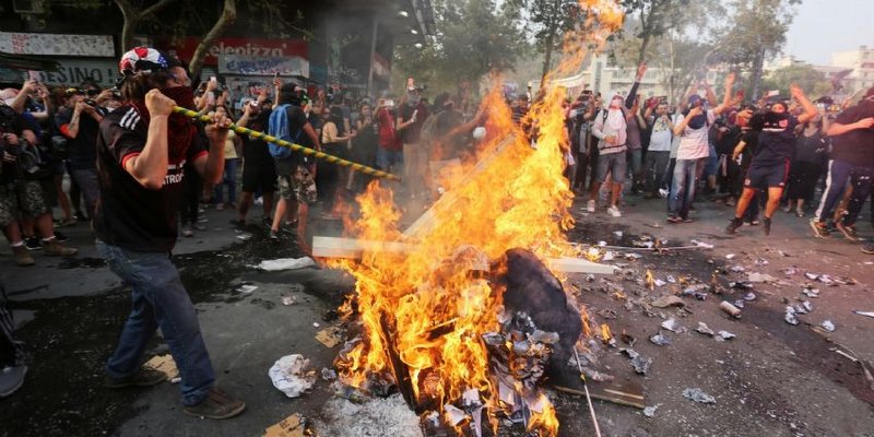 Continúan los enfrentamientos en Chile, a tres meses del “estallido”