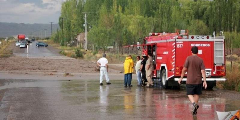 Desesperada búsqueda de un hombre arrastrado por la creciente en Tupungato